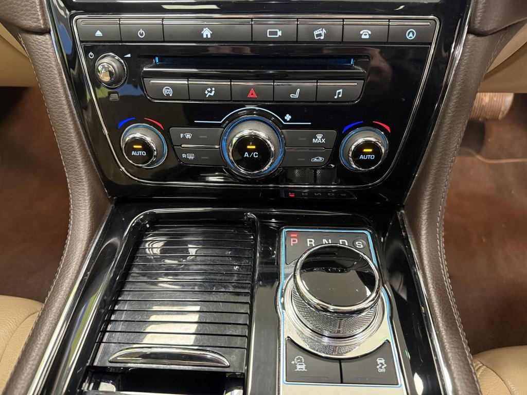 Used Jaguar XJ 2016 for sale - 77089039: Photo 39