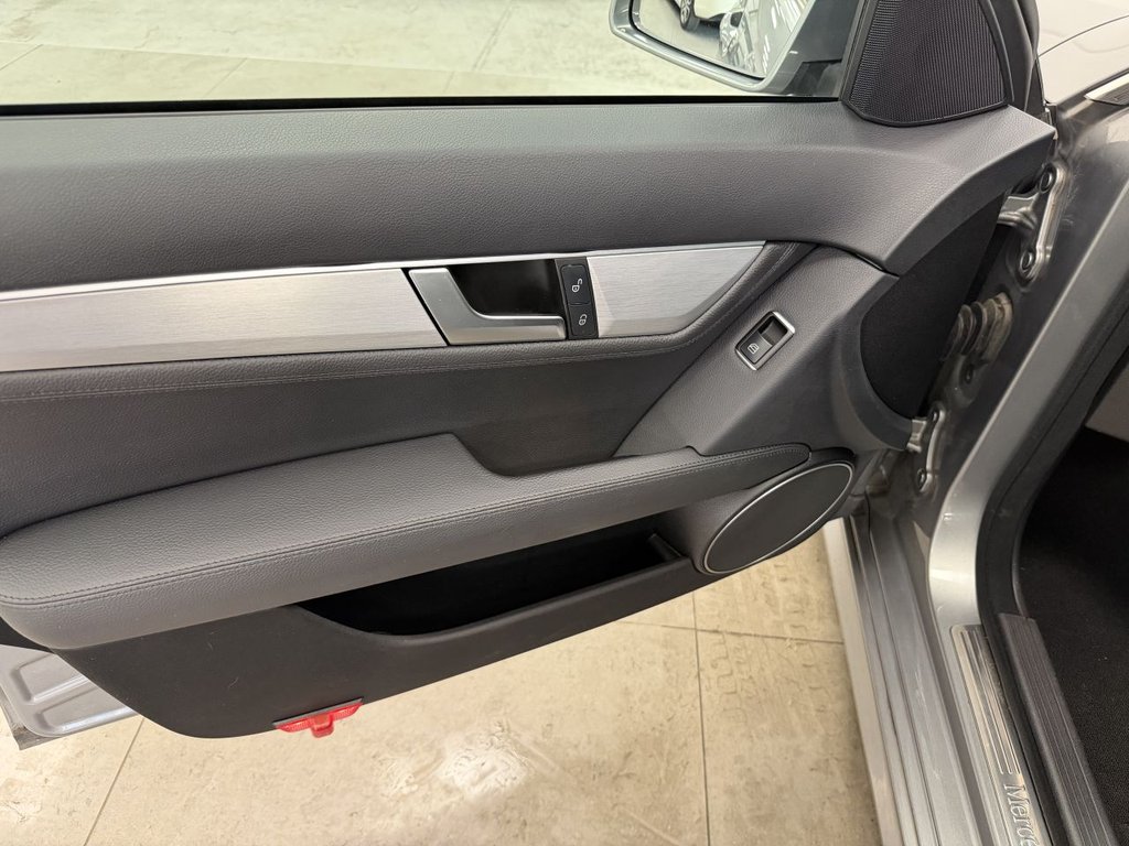 Used Mercedes-Benz C Class 2011 for sale - 77263335: Photo 34