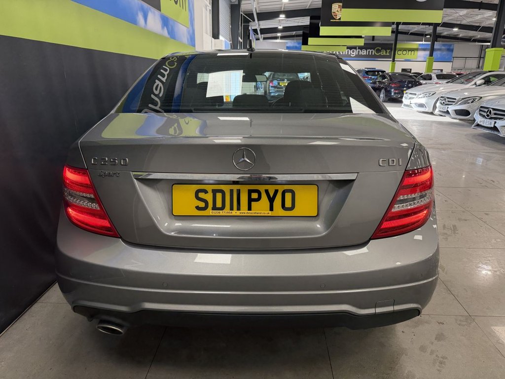 Used Mercedes-Benz C Class 2011 for sale - 77263335: Photo 8