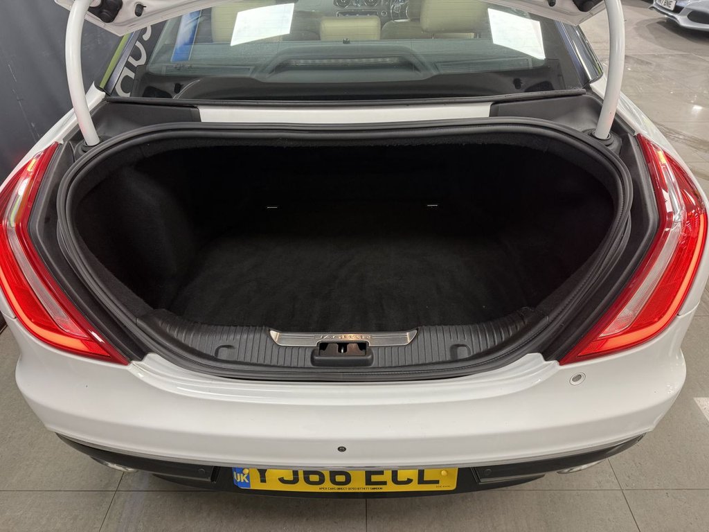 Used Jaguar XJ 2016 for sale - 76962050: Photo 11