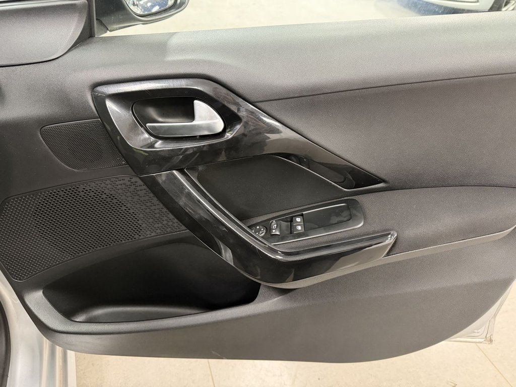 Used Peugeot 208 2013 for sale - 78167384: Photo 14