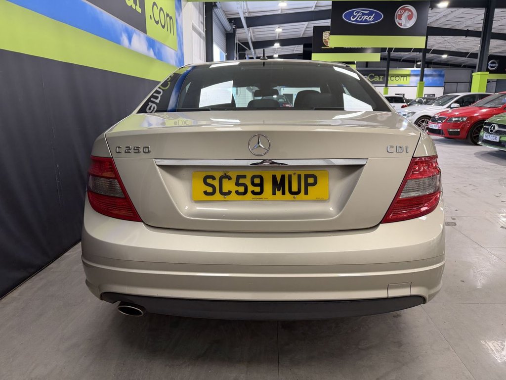 Used Mercedes-Benz C Class 2009 for sale - 77990990: Photo 6