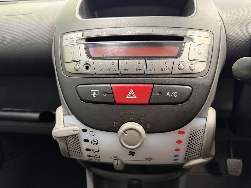 Used Toyota AYGO 2010 for sale - 78110721: Photo 21