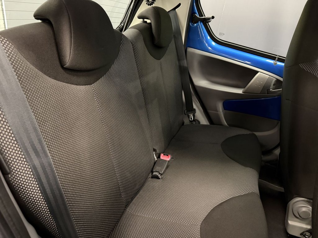 Used Toyota AYGO 2010 for sale - 78110721: Photo 28