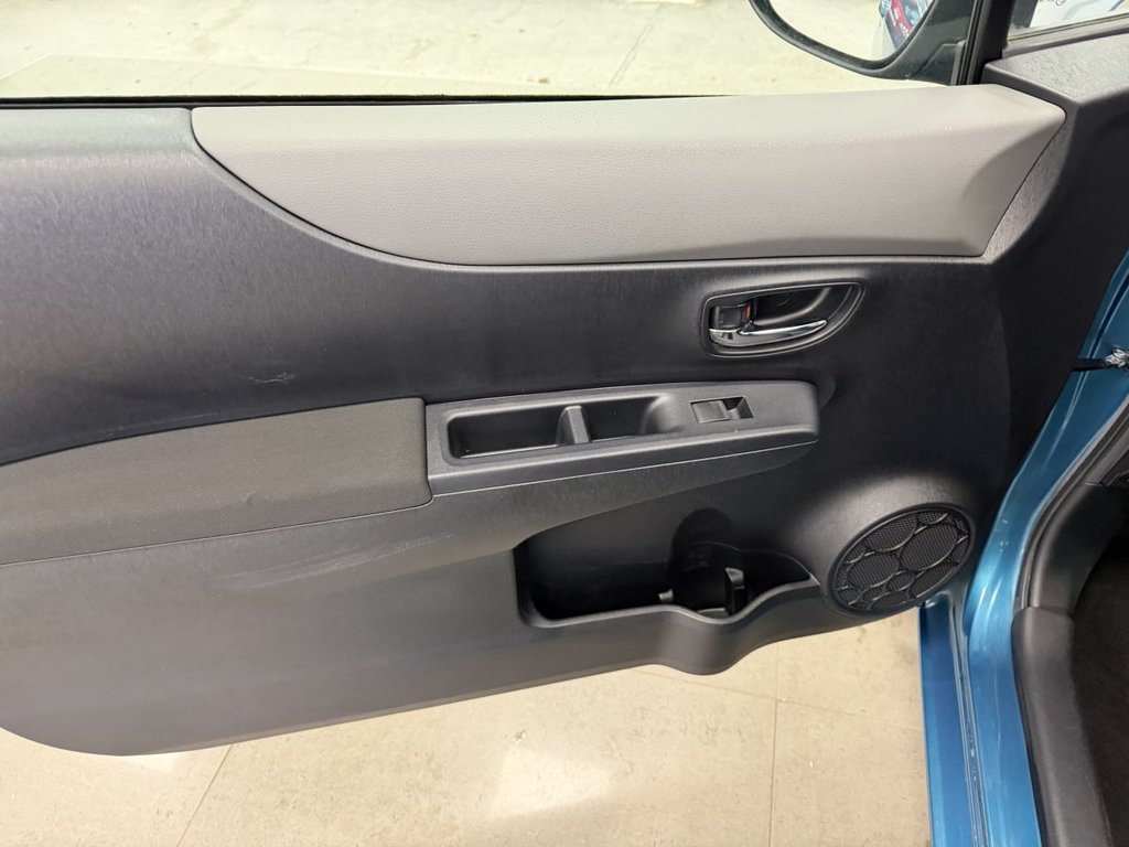 Used Toyota Yaris 2011 for sale - 77891298: Photo 30