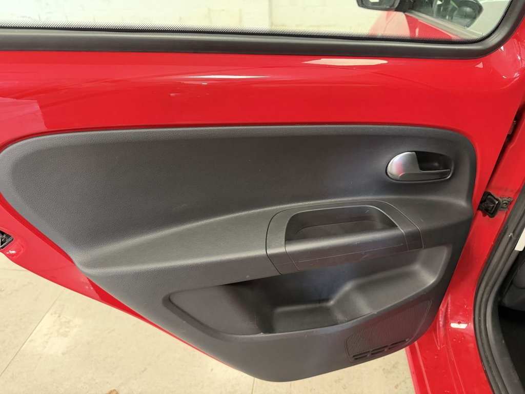 Used Volkswagen up! 2014 for sale - 78167239: Photo 29