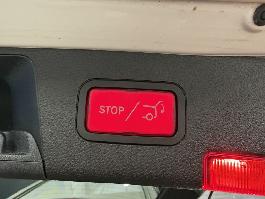 Used Mercedes-Benz C Class 2013 for sale - 78167382: Photo 8