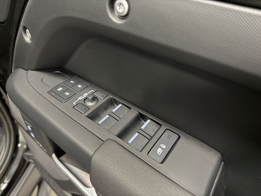 Used Land Rover Defender 2024 for sale - 77059624: Photo 16