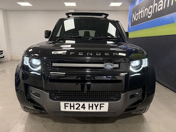 Used Land Rover Defender 2024 for sale - 77059624: Photo