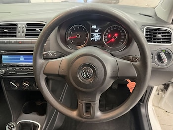 Used Volkswagen Polo 2014 for sale - 77236453: Photo