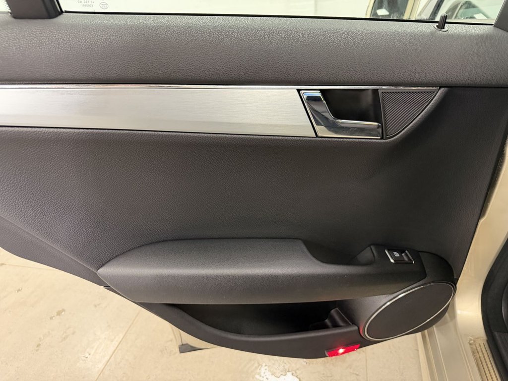 Used Mercedes-Benz C Class 2009 for sale - 77792525: Photo 32