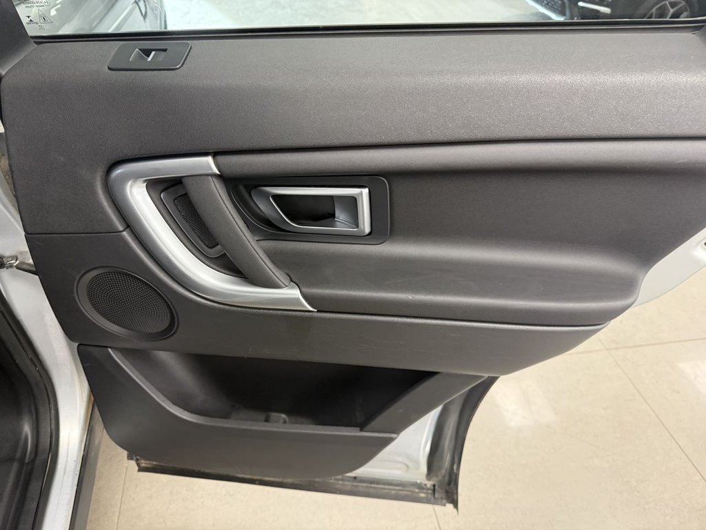 Used Land Rover Discovery Sport 2018 for sale - 76245437: Photo 40