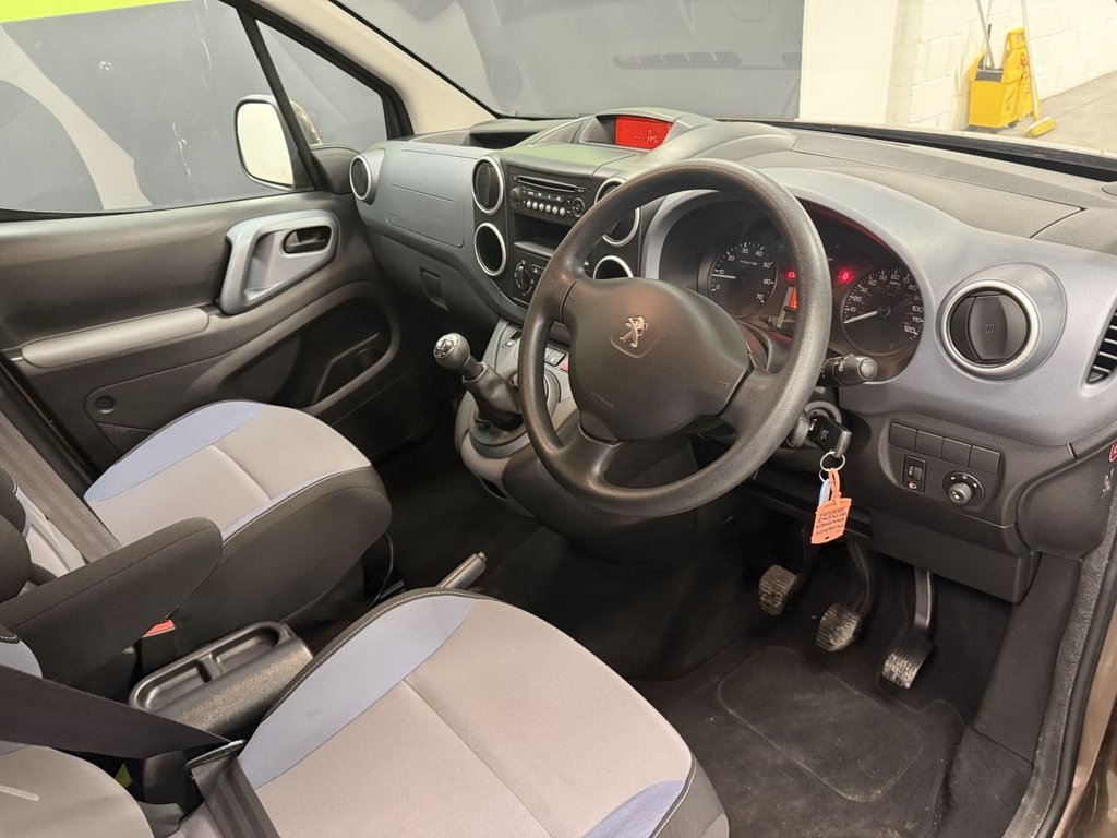 Used Peugeot Partner Tepee 2014 for sale - 76784093: Photo 22