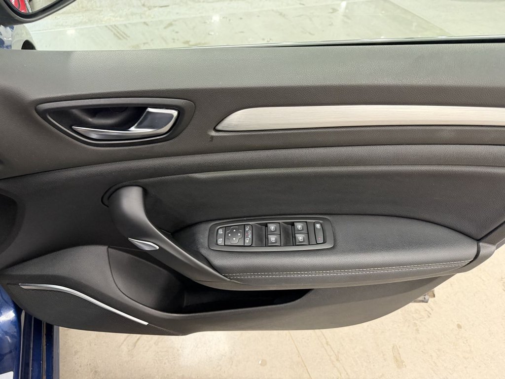 Used Renault Megane 2017 for sale - 77990905: Photo 13