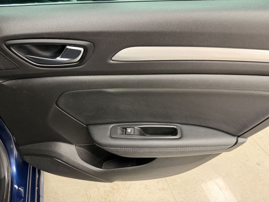 Used Renault Megane 2017 for sale - 77990905: Photo 33