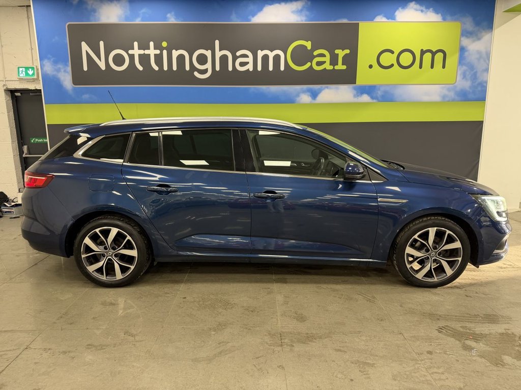 Used Renault Megane 2017 for sale - 77990905: Photo 4