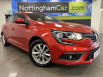 2017 (17) - 1.5 dCi Dynamique Nav Hatchback 5dr Diesel Manual Euro 6 (s/s) (110 ps)