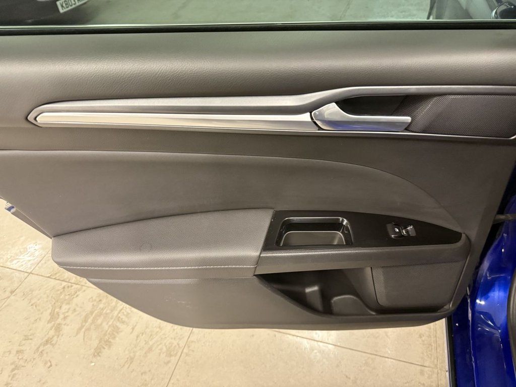 Used Ford Mondeo 2015 for sale - 76820850: Photo 41