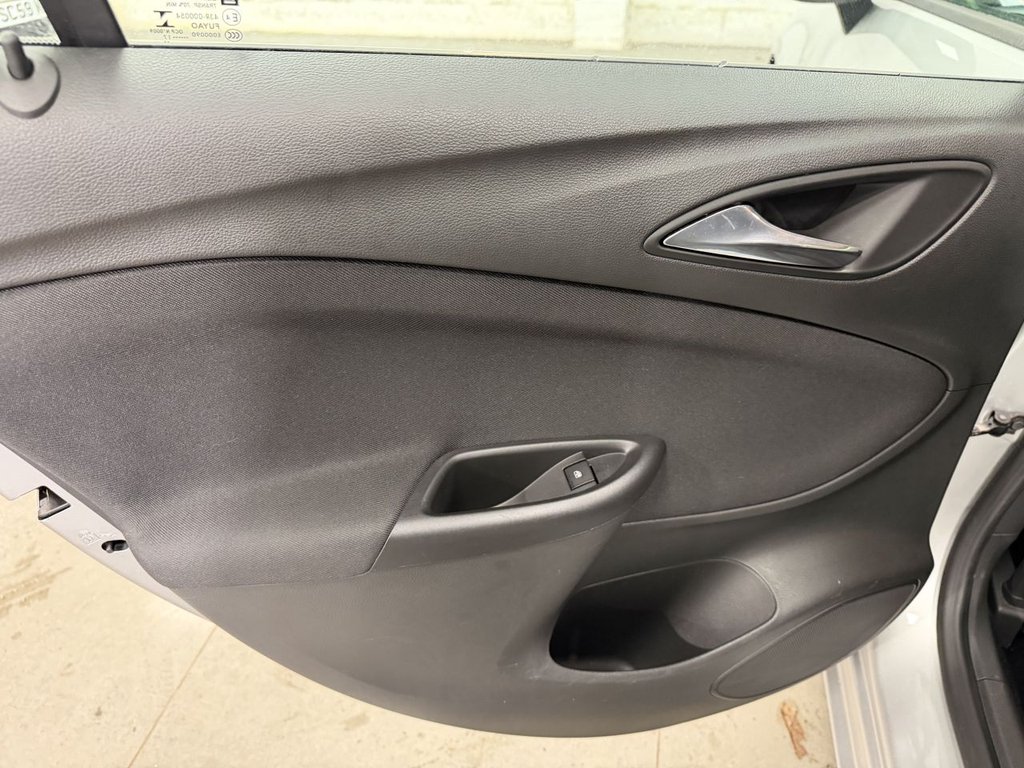 Used Vauxhall Astra 2017 for sale - 78083055: Photo 32