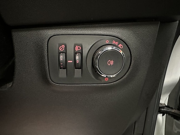 Used Vauxhall Corsa Van 2018 for sale - 74117451: Photo 25