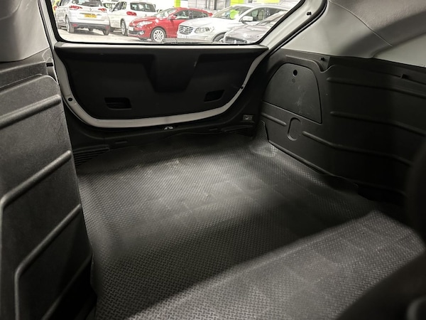 Used Vauxhall Corsa Van 2018 for sale - 74117451: Photo 31