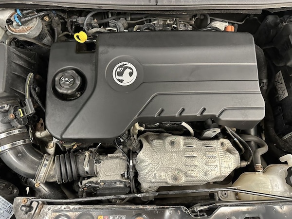 Used Vauxhall Corsa Van 2018 for sale - 74117451: Photo 38