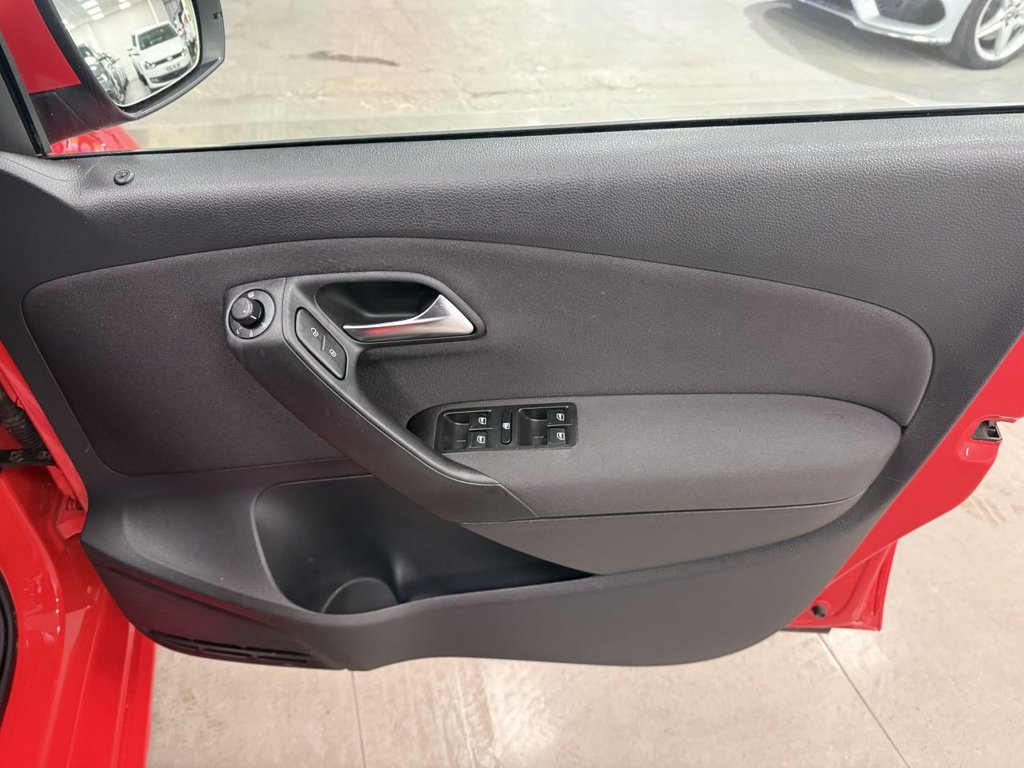 Used Volkswagen Polo 2010 for sale - 77250255: Photo 14