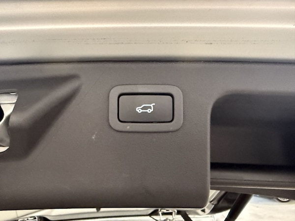 Used Land Rover Discovery Sport 2018 for sale - 76312872: Photo 13