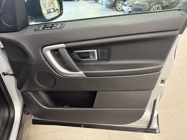 Used Land Rover Discovery Sport 2018 for sale - 76312872: Photo 15