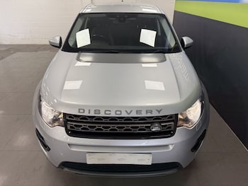 Used Land Rover Discovery Sport 2018 for sale - 76312872: Photo 2