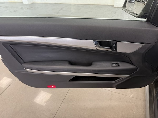 Used Mercedes-Benz E-Class 2010 for sale - 75692756: Photo 33
