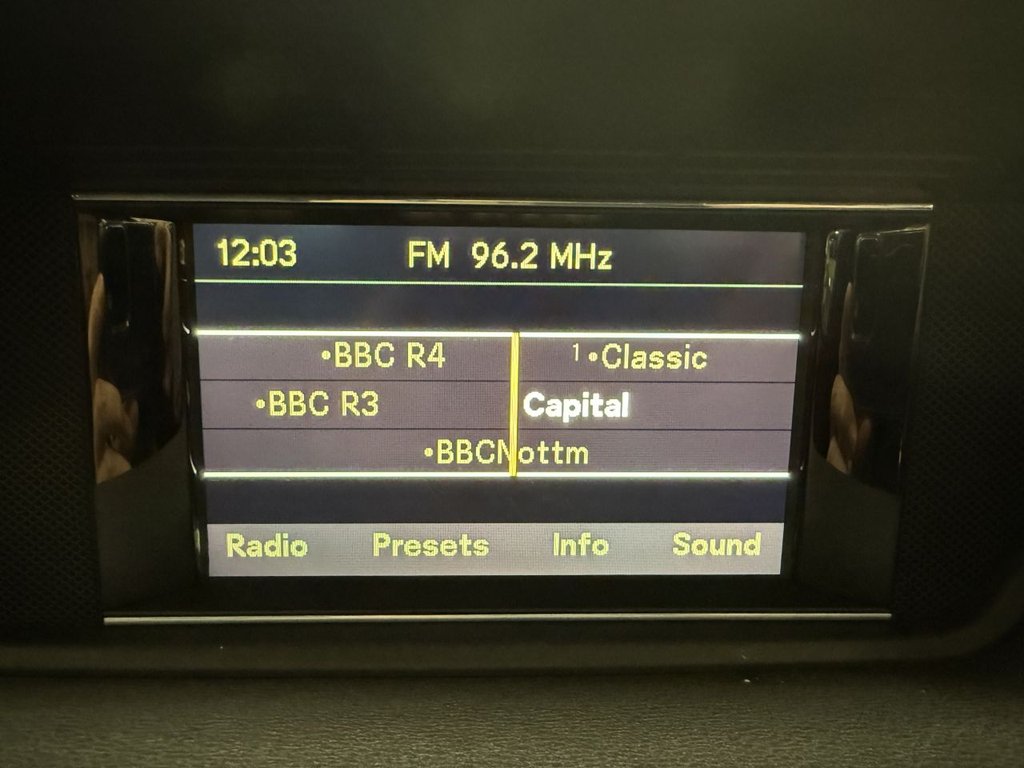 Used Mercedes-Benz E Class 2012 for sale - 76223862: Photo 23