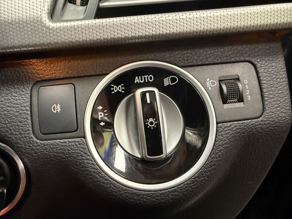 Used Mercedes-Benz E Class 2012 for sale - 76223862: Photo 29