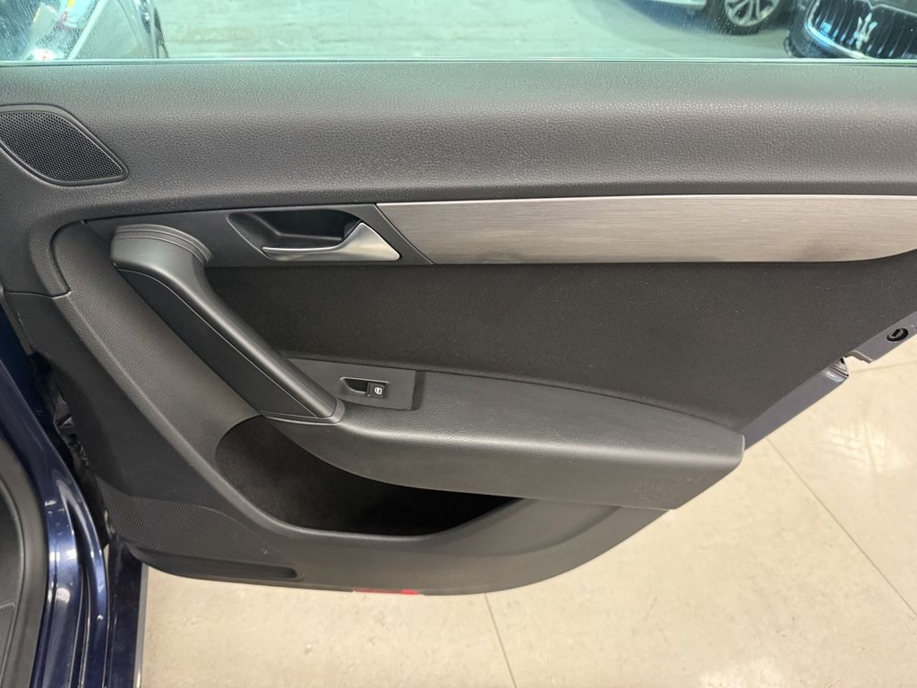 Used Volkswagen Passat 2013 for sale - 76783942: Photo 42
