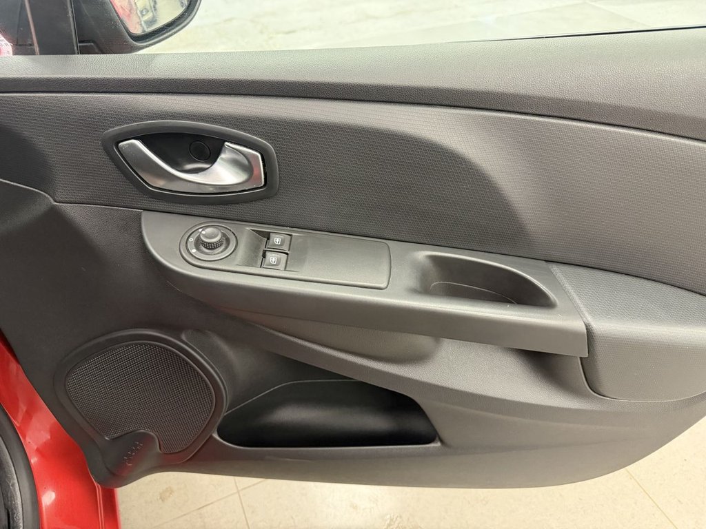 Used Renault Clio 2016 for sale - 78167379: Photo 13