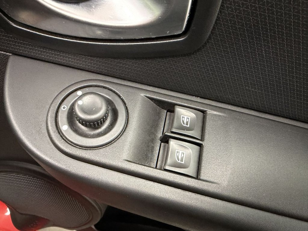 Used Renault Clio 2016 for sale - 78167379: Photo 14