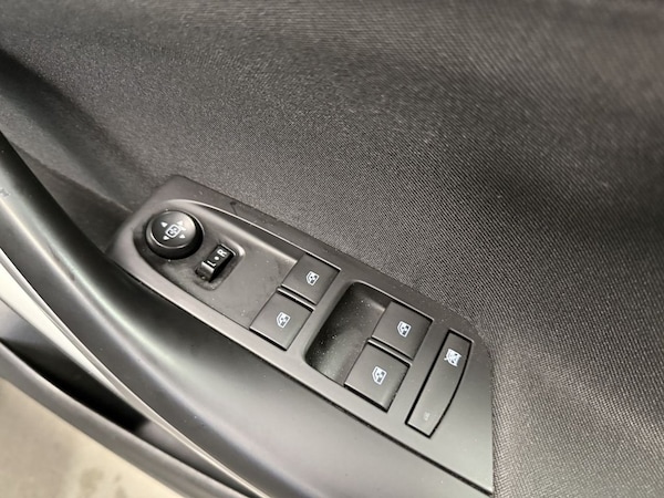Used Vauxhall Astra 2018 for sale - 74344671: Photo 15