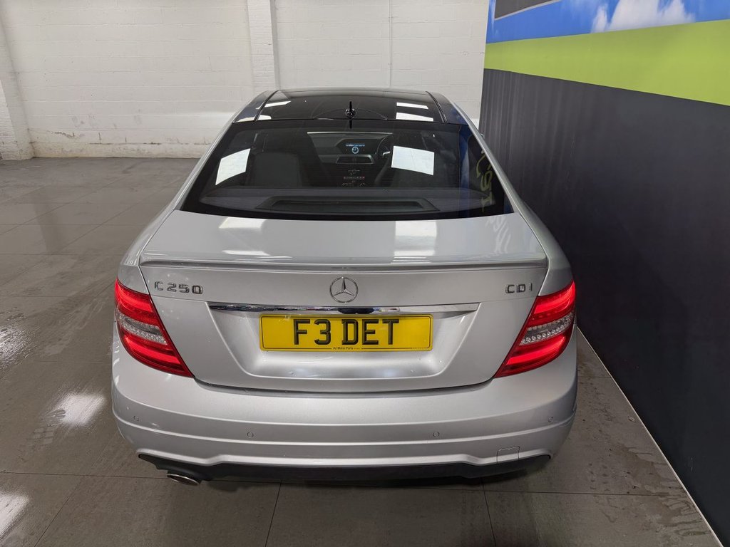 Used Mercedes-Benz C Class 2014 for sale - 77355771: Photo 5