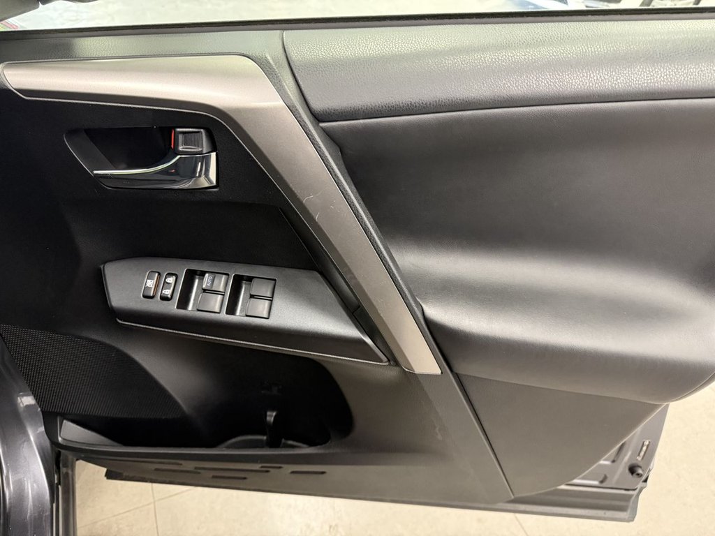 Used Toyota RAV4 2016 for sale - 77250009: Photo 13