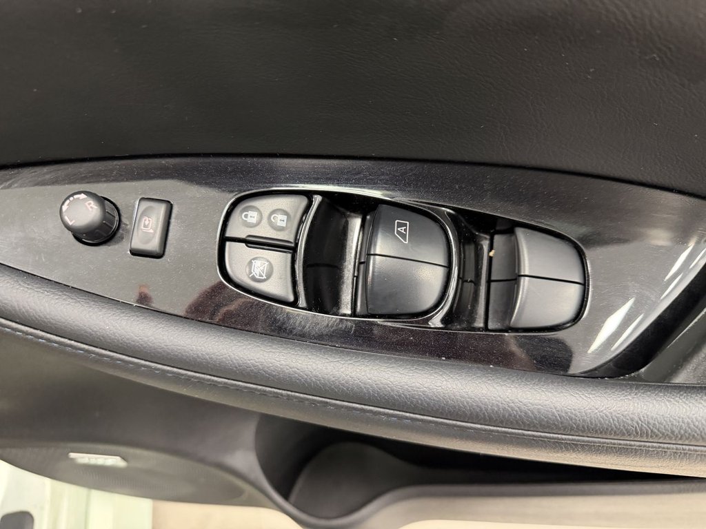 Used Nissan Leaf 2018 for sale - 77891189: Photo 14