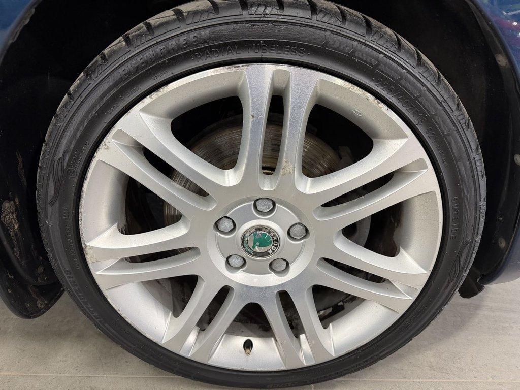 Used Skoda Superb 2013 for sale - 77891177: Photo 38