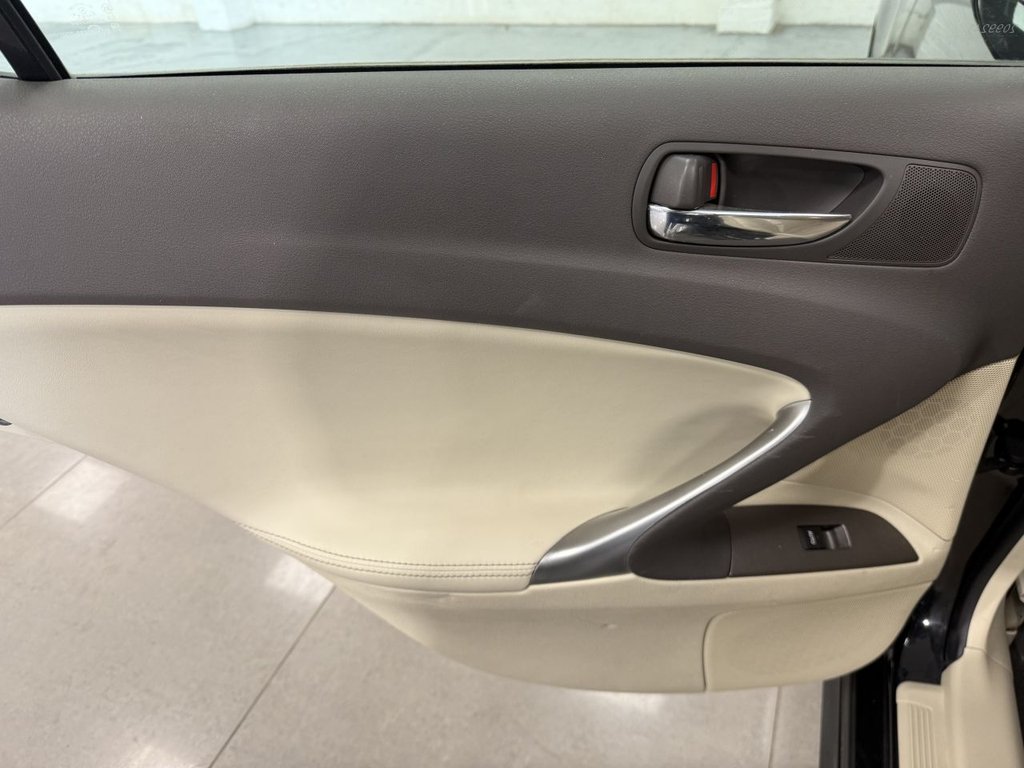 Used Lexus IS 2011 for sale - 76385838: Photo 32