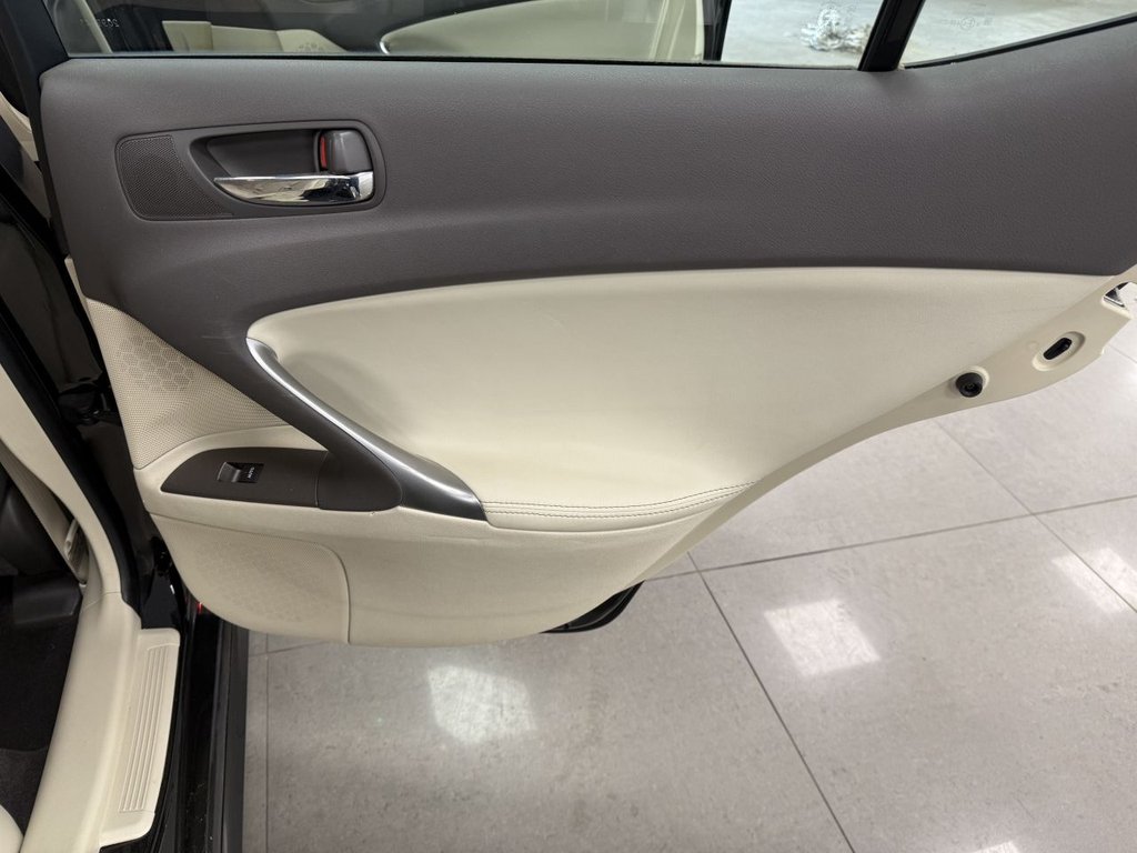 Used Lexus IS 2011 for sale - 76385838: Photo 36