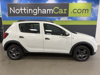 Used Dacia Sandero Stepway 2017 for sale - 78200300: Photo