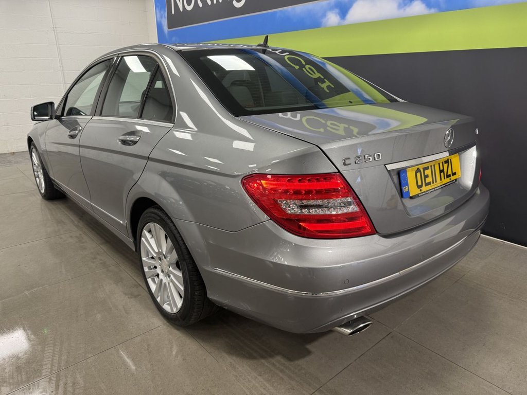 Used Mercedes-Benz C Class 2011 for sale - 76563341: Photo 11