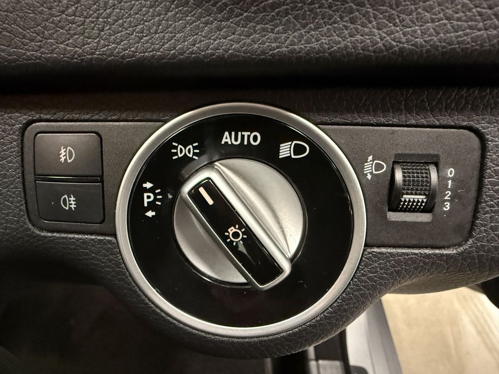 Used Mercedes-Benz C Class 2011 for sale - 76563341: Photo 24