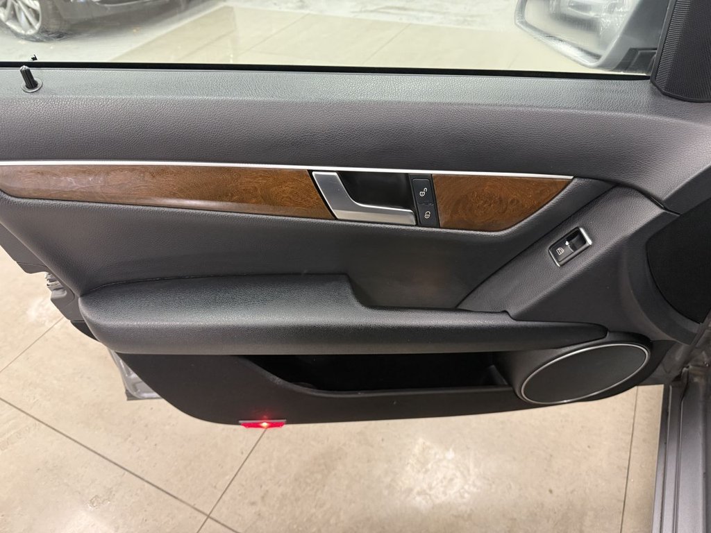 Used Mercedes-Benz C Class 2011 for sale - 76563341: Photo 33