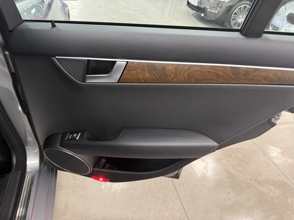 Used Mercedes-Benz C Class 2011 for sale - 76563341: Photo 43