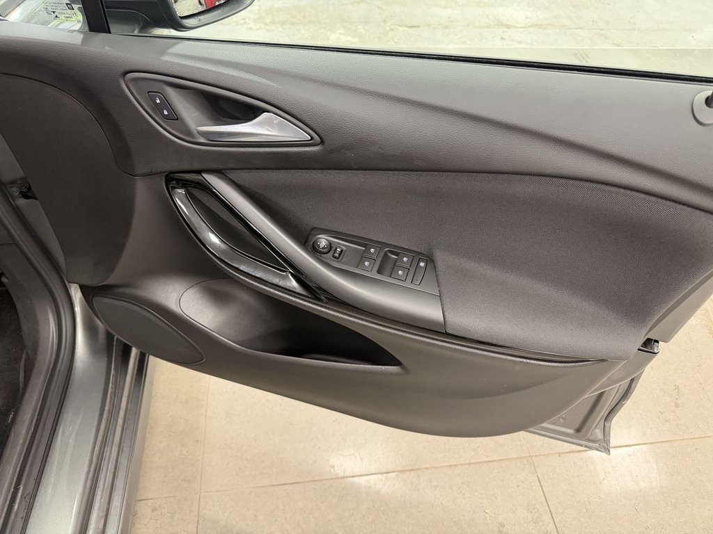 Used Vauxhall Astra 2018 for sale - 78082376: Photo 15