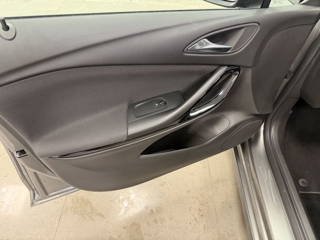 Used Vauxhall Astra 2018 for sale - 78082376: Photo 29